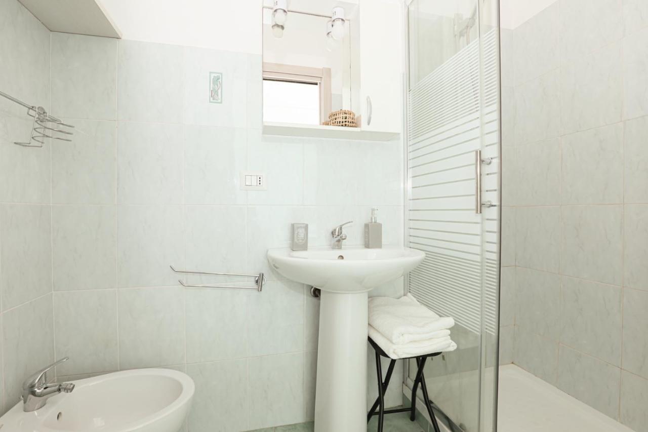 Affittacamere "San Martino Rooms" เจนัว ภายนอก รูปภาพ